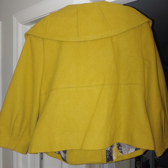 Crop Jacket - Picture 4 of 4